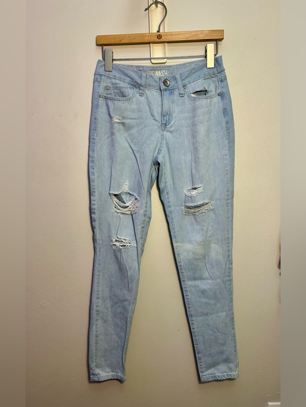 Rewash Light Wash Distressed Skinny Jeans Size 5(27) Inseam 29”